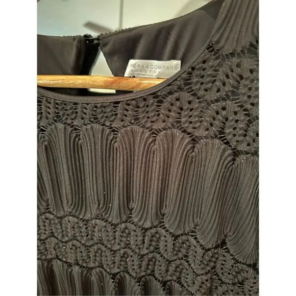 New York & Company Lace Shift Long Sleeve Medium - Picture 2 of 4